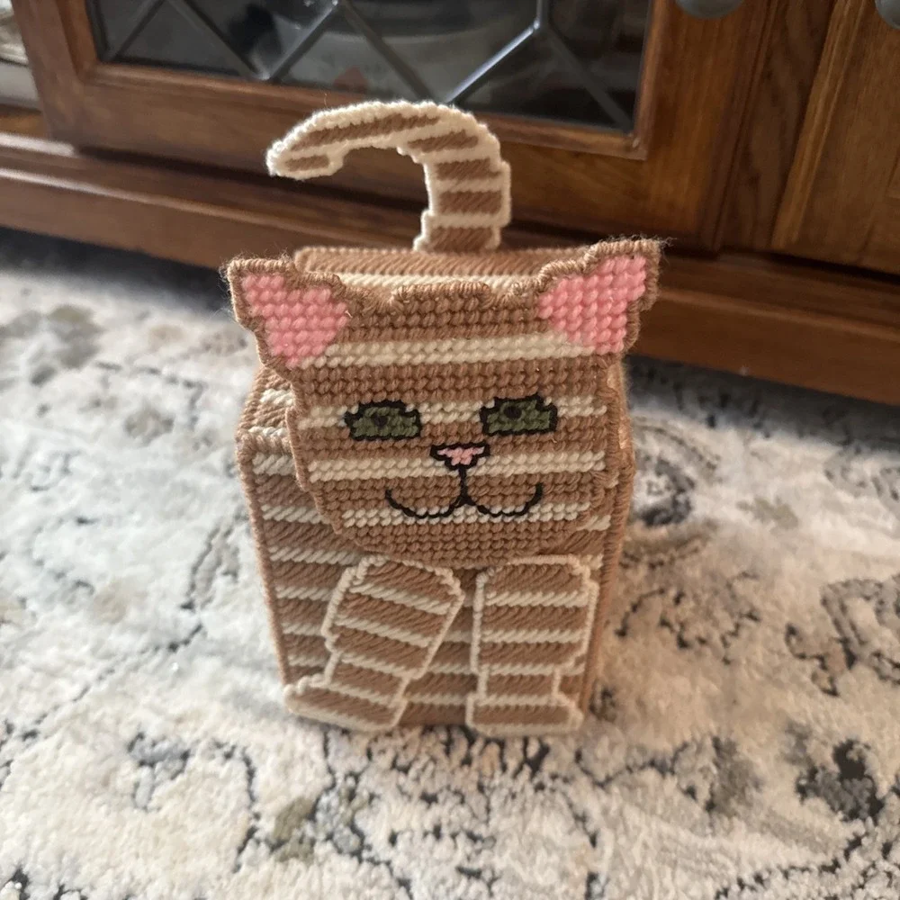 Handmade Smiling Cat 3D Plastic Canvas Tissue Box Cover